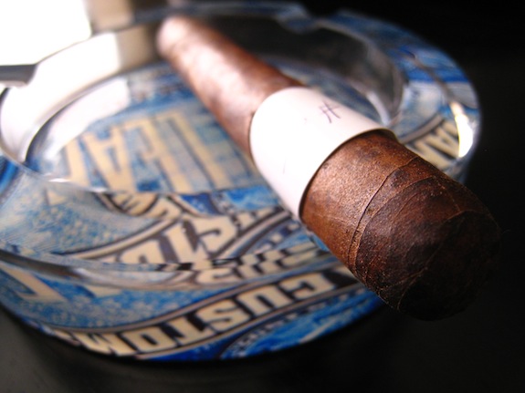 blind_cigar_5_2 La Flor Dominicana Coronado Maduro