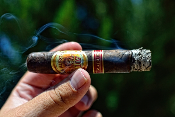 La Aurora 107 Maduro