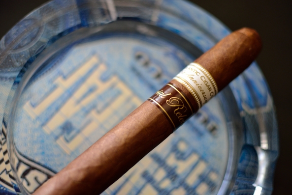 Oliva Atlantic Cigar Company 15th Anniversary Diadema