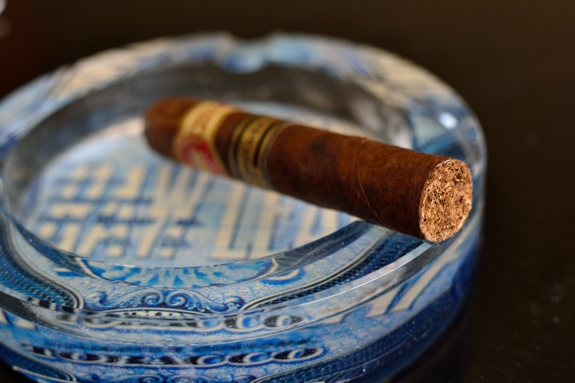 h_upmann_magnum_2009_4