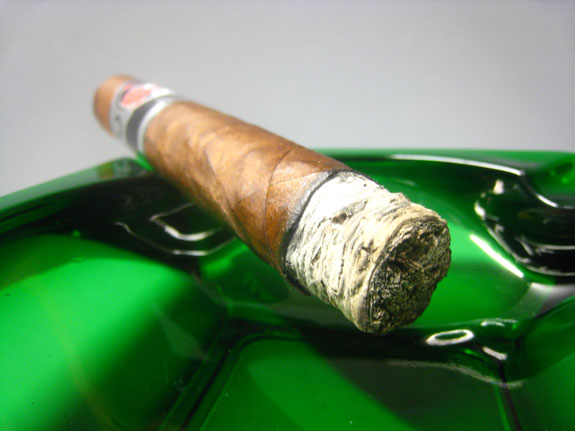 La Gloria Cubana Serie R Esteli