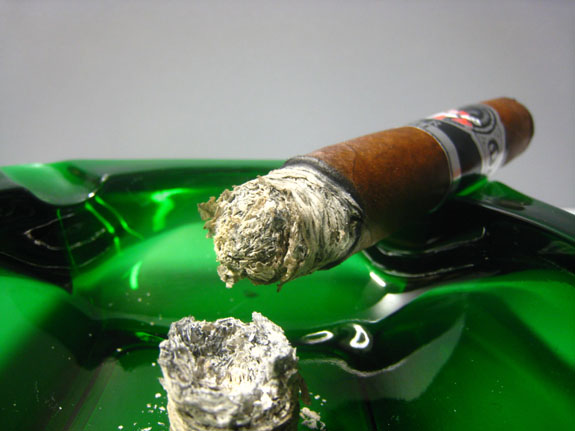 La Gloria Cubana Serie R Esteli