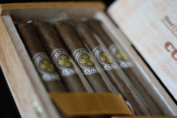 Ortega Cigar Co. Cubao No. 3 (Box 2)