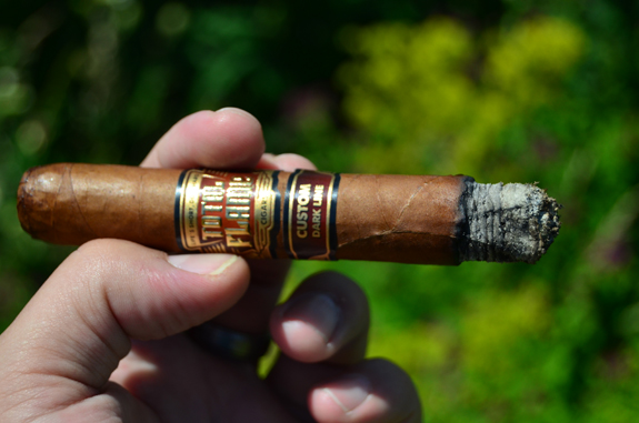 Total Flame Cigars - Dark Line (Middle