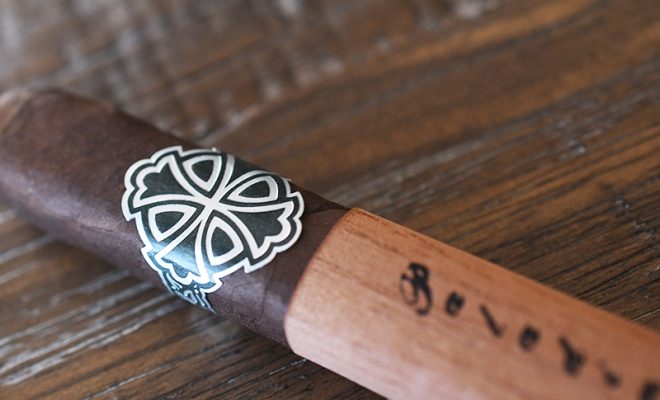 Dunbarton Tobacco & Trust Sin Compromiso Paladin de Saka